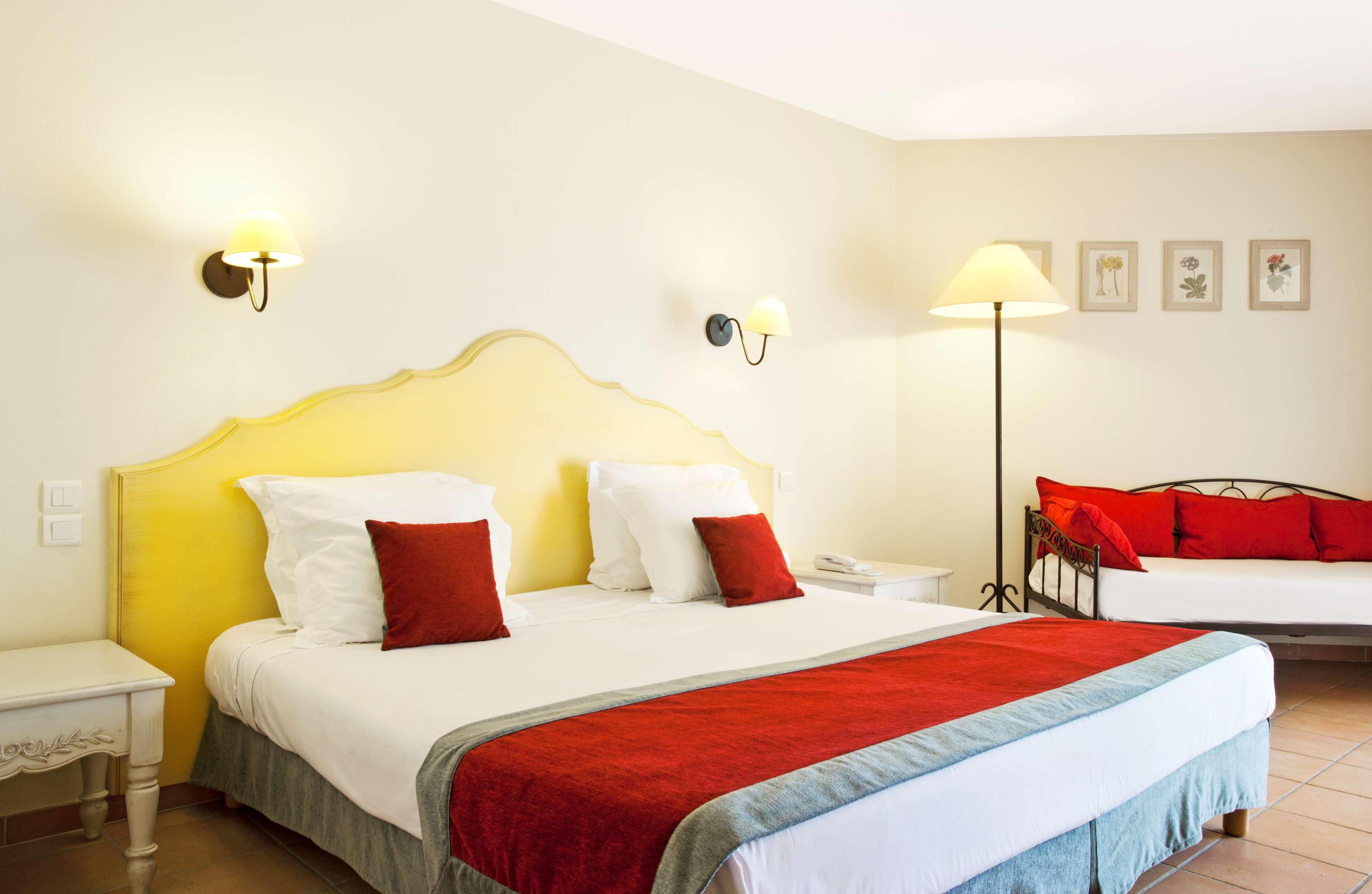 Golden Tulip Avignon Le Paradou Экстерьер фото