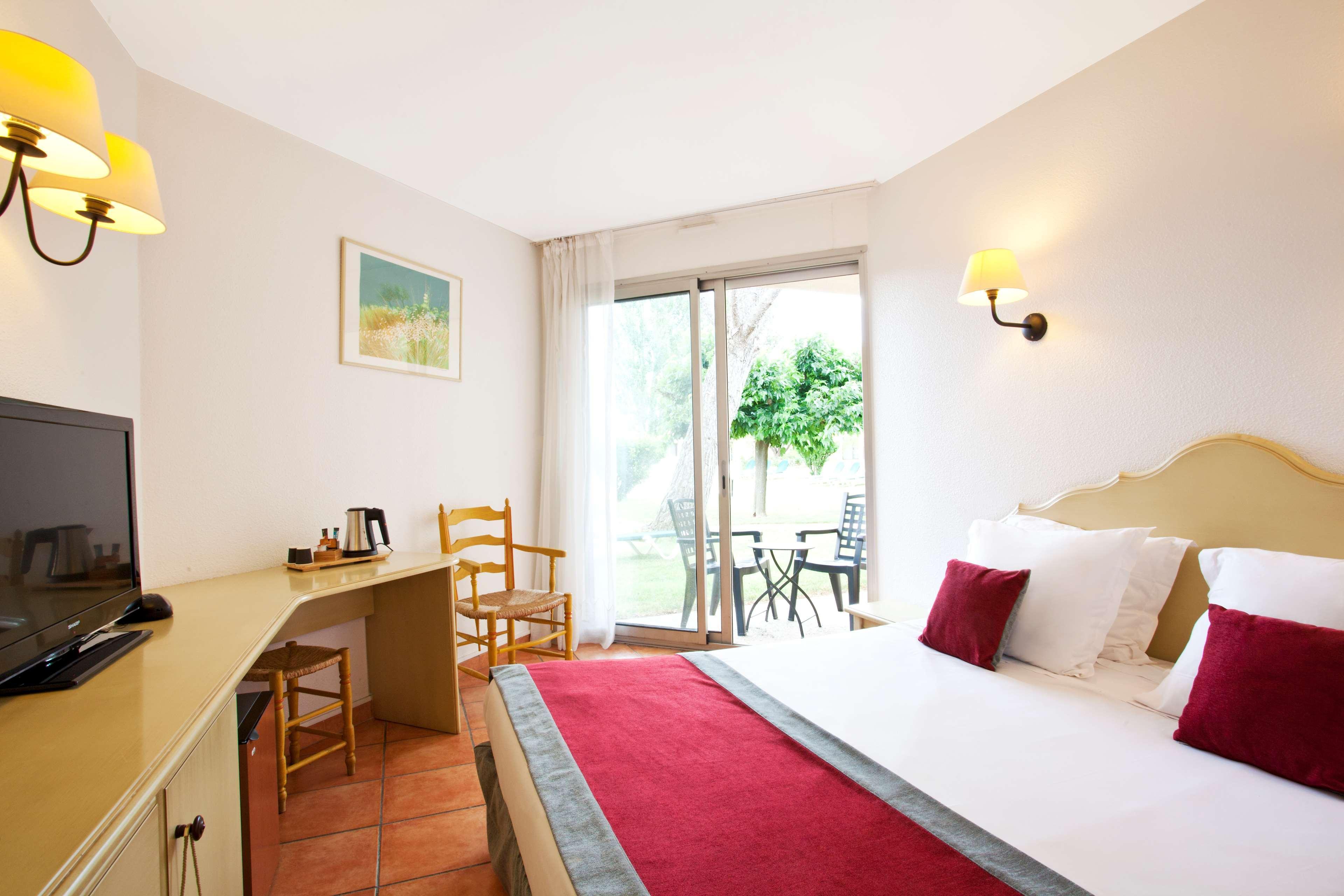 Golden Tulip Avignon Le Paradou Экстерьер фото
